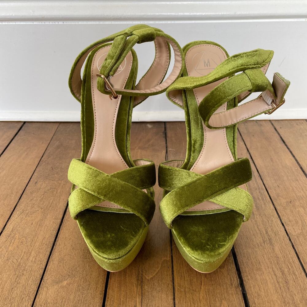 Missguided Green Velvet Platform Heels 6 - Picture 3 of 7